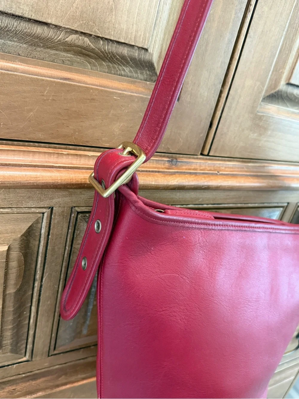 Coach Vintage Classic Red Leather Bucket Shoulder Bag 9953 - Picture 5 of 9